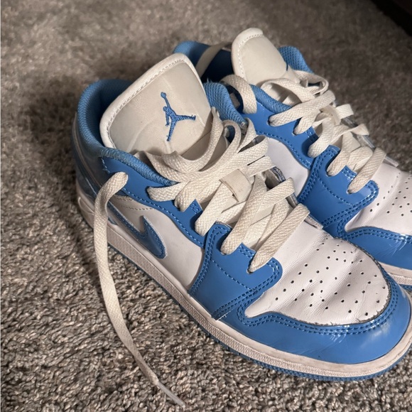 Jordan Kids Sneakers in Blue and White - Picture 1 of 3